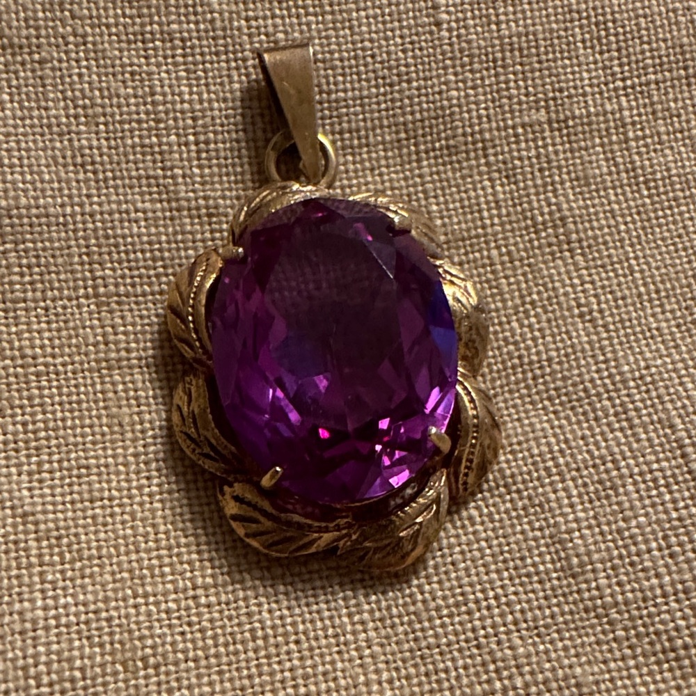 Elegant Purple and Gold Pendant